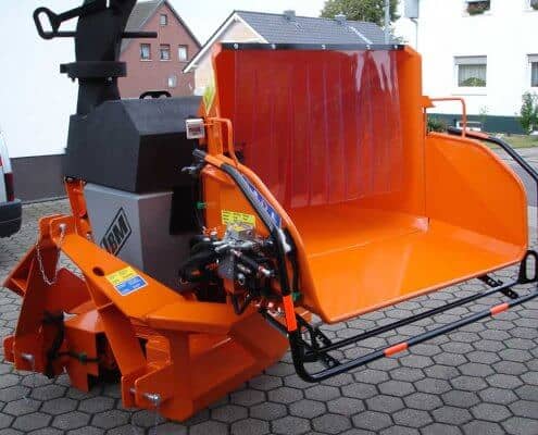 PTO Wood Chipper JBM 831 ZDX